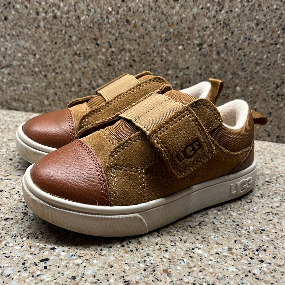 UGG | T Rennon Low | Chestnut | toddler 8 | EUC